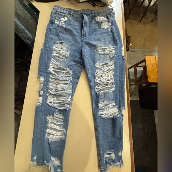 American Eagle High Rise Stretch Jean - Picture 1 of 3